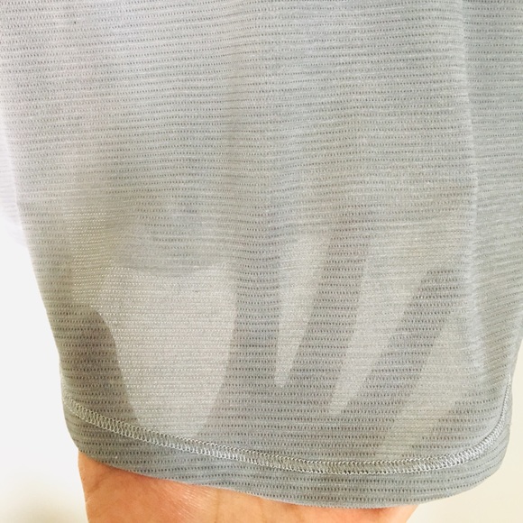 2/$12! Lululemon RARE Runner Up Tee Rushced Back - Picture 2 of 16